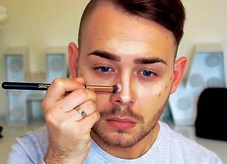 Jadi Artis Instagram dan Teken Kontrak dengan Cosmetic Brand, Selamat Datang di Era Pria Berdandan 9