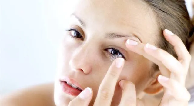 Mata Terserang Bakteri Ganas Akibat Ceroboh Pakai Softlens. Please, Kamu yang Hati-hati Ya! 8
