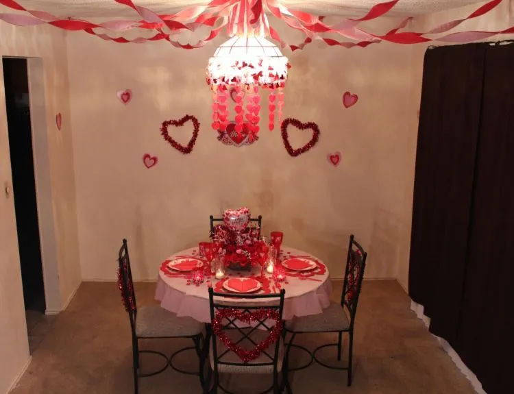 14 Dekorasi Meja Romantis untuk Dinner Bareng Pasangan, Sambut Perayaan Kasih Sayang yang Berkesan 16