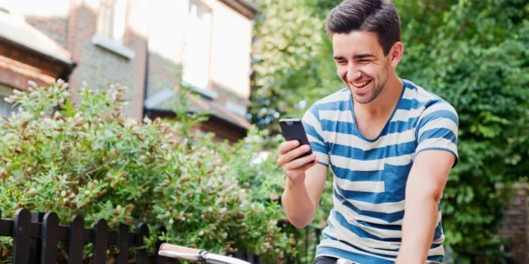 Jangan Lakukan 8 Hal Ini Biar Kamu dan Pasangan Nggak Dibilang Alay. Katanya Dewasa? 9