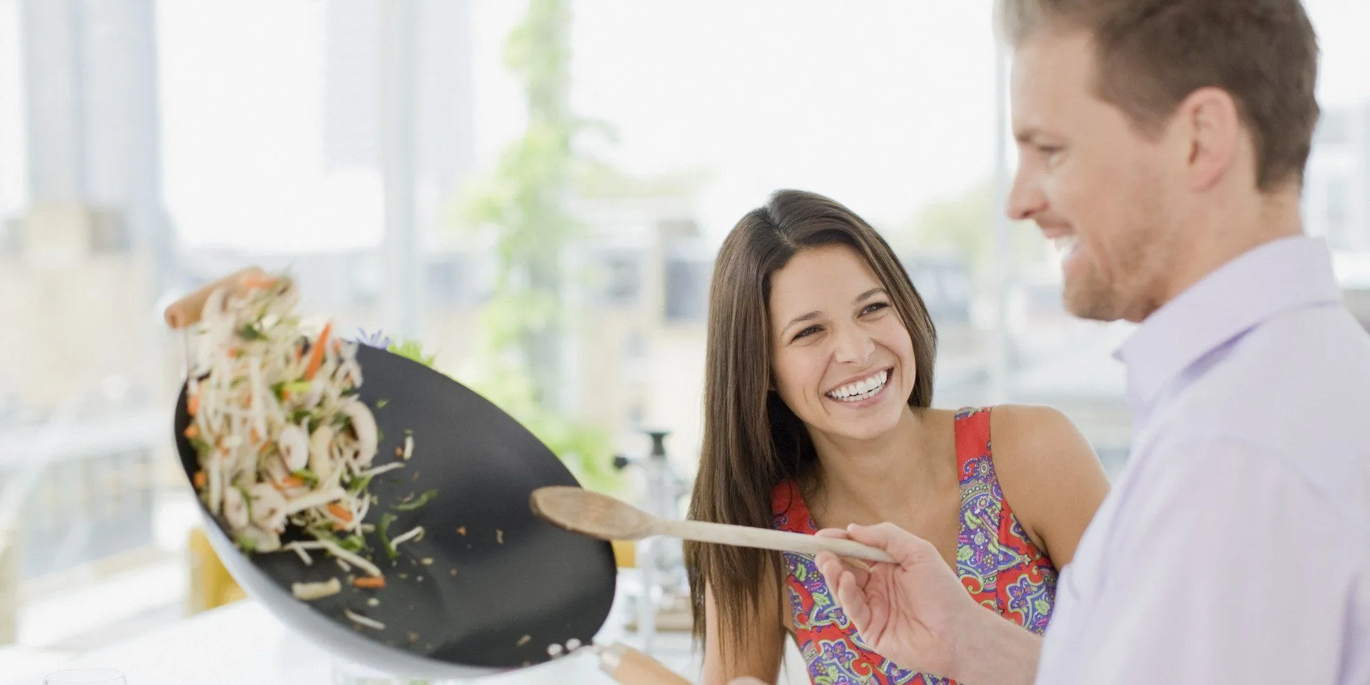 Mulai Dari Memasak Hingga Urusan Karier, 5 Hal Ini Tak Bisa Lagi Didapatkan Cowok dari Cewek Modern 6