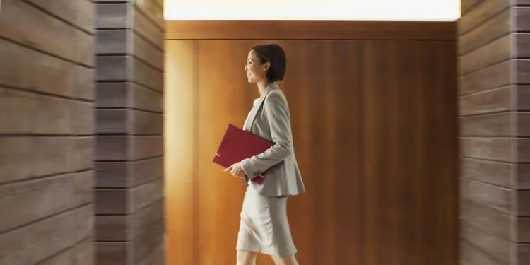 7 Tips Turunkan Berat Badan Untukmu yang Kerjanya Duduk Seharian di Kantor. Bisa Kok! 8