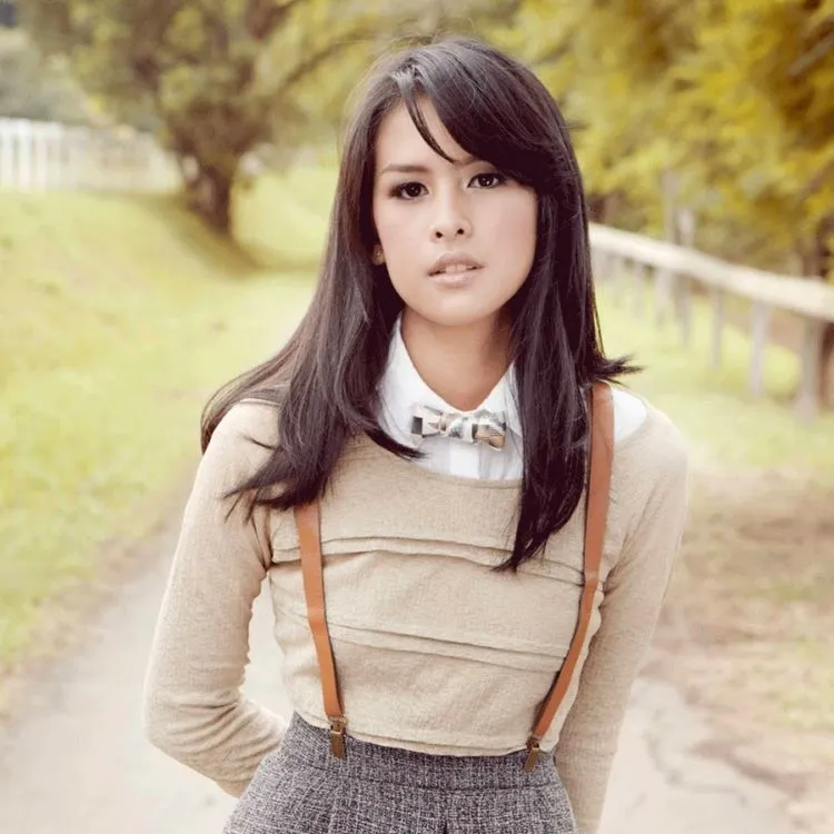 6 Gaya Rambut untuk Samarkan Wajah Tembem. Pipi Tirus Bukan Lagi Impian 7