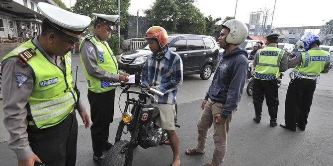 7 Tips Sederhana Untuk Menghindari Tilang. Hanya Butuh Kemampuan Akting dan Sedikit Keyakinan! 12