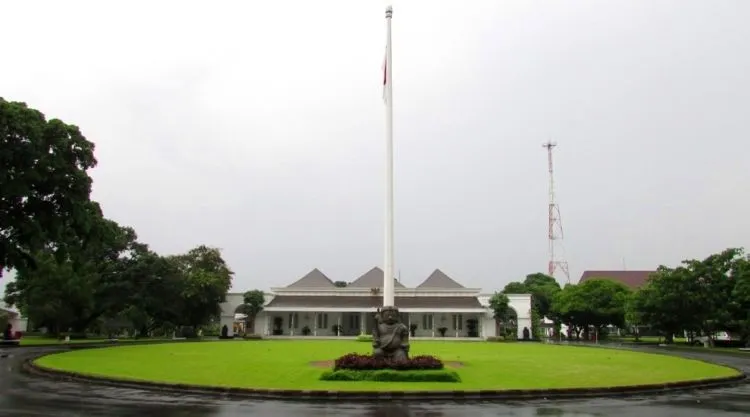 Sebelum Pindah Ibukota & Buat Istana Baru, Lihat Yuk 6 Istana Kepresidenan Indonesia! Ada 6 Lho 9