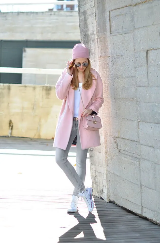 17 Ide OOTD Baju Pink yang Nggak Terlalu Feminin 27