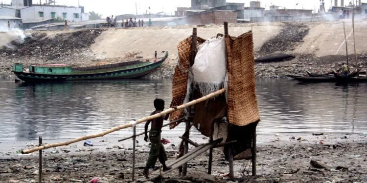 Dunia Sudah Modern, Tapi Warga India Masih Harus 'Disogok' Supaya Pakai Toilet. Ini Penjelasannya 7