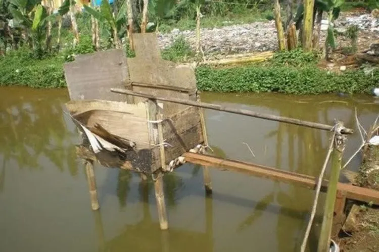 Dunia Sudah Modern, Tapi Warga India Masih Harus 'Disogok' Supaya Pakai Toilet. Ini Penjelasannya 9