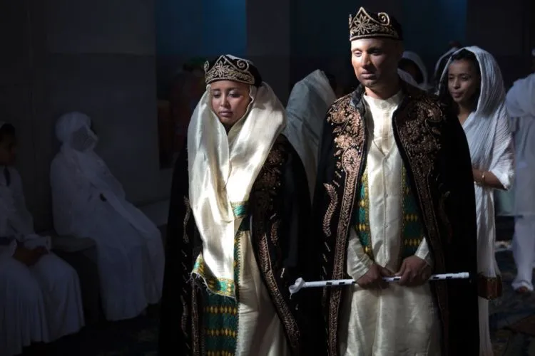 13 Gaun Pernikahan Tradisional dari Berbagai Negara. Masing-masing Ciri Uniknya, Ah Menakjubkan! 16