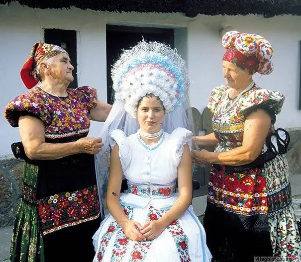 13 Gaun Pernikahan Tradisional dari Berbagai Negara. Masing-masing Ciri Uniknya, Ah Menakjubkan! 22