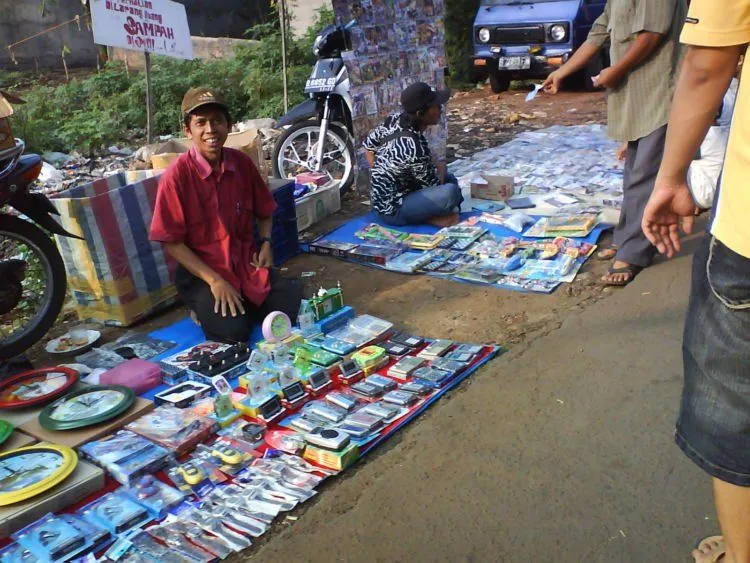 14 Potret Susahnya Jadi Pejalan Kaki di Indonesia. Pantas Macet, Soalnya Nggak Ada yang Mau Jalan 26