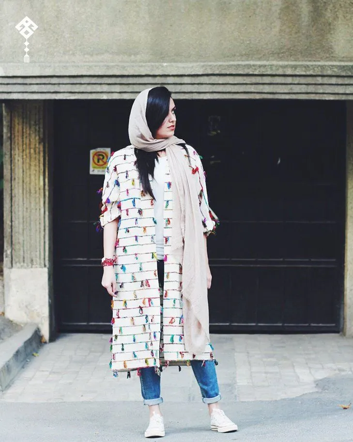13 Wajah Fashion Hijab Wanita di Iran. Salah Kalau Pikir Mereka Selalu Serba Cadaran 26