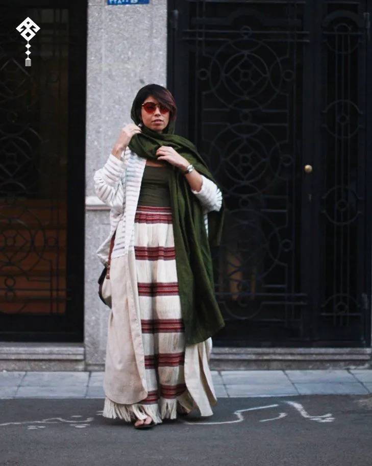 13 Wajah Fashion Hijab Wanita di Iran. Salah Kalau Pikir Mereka Selalu Serba Cadaran 23