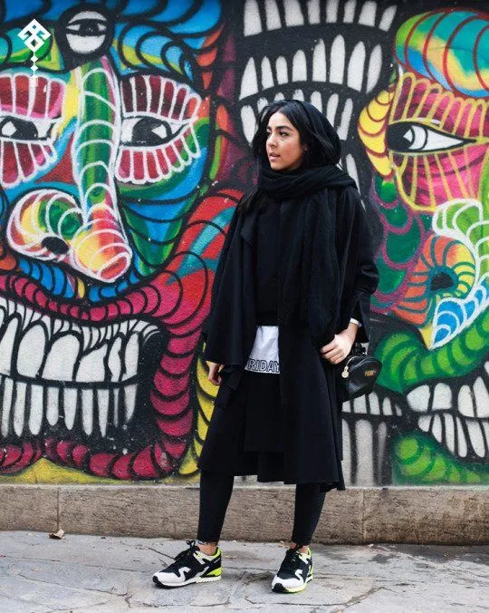 13 Wajah Fashion Hijab Wanita di Iran. Salah Kalau Pikir Mereka Selalu Serba Cadaran 17