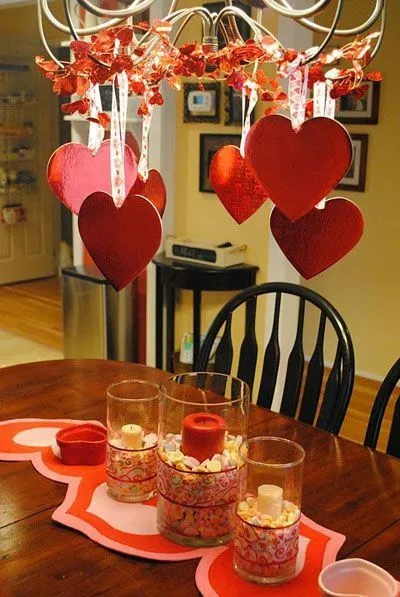 14 Dekorasi Meja Romantis untuk Dinner Bareng Pasangan, Sambut Perayaan Kasih Sayang yang Berkesan 23