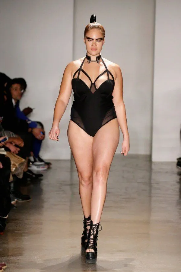 13 Model Plus Size yang Mendobrak Tradisi. Mereka Berjalan di Catwalk dengan Percaya Diri 12