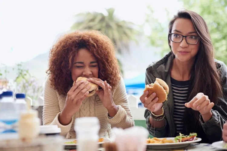 9 Tips Table Manner yang Berguna Agar Kamu Tak Mati Gaya. Diundang Fancy Dinner? Berangkat! 15