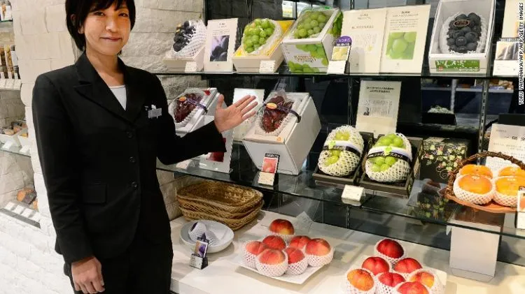 Melon Dijual Rp 350 Juta dan Satu Strawberi Sampai Rp 57 Juta. Buah-buah Di Jepang Ini Mahal Gila 22