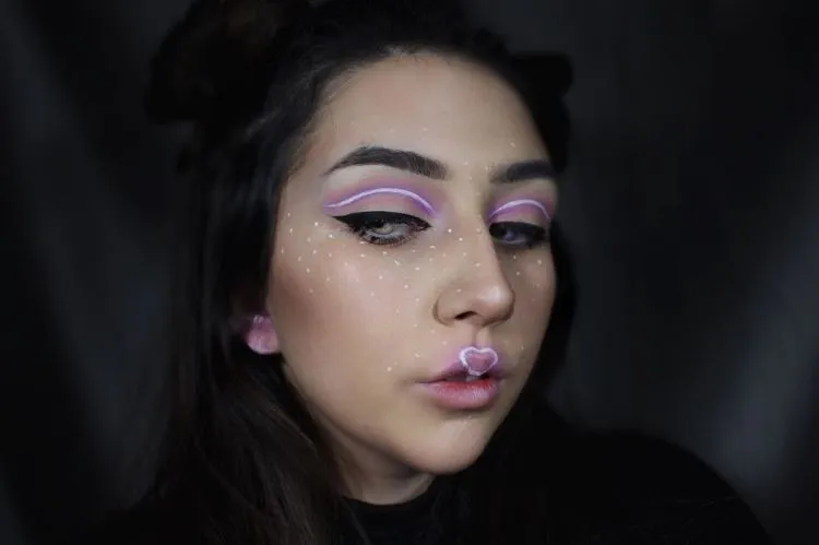 8 Inspirasi Make-Up Neon Light yang Lagi Trend! Hayo, Siapa yang Mau Jadi Pusat Perhatian? 11