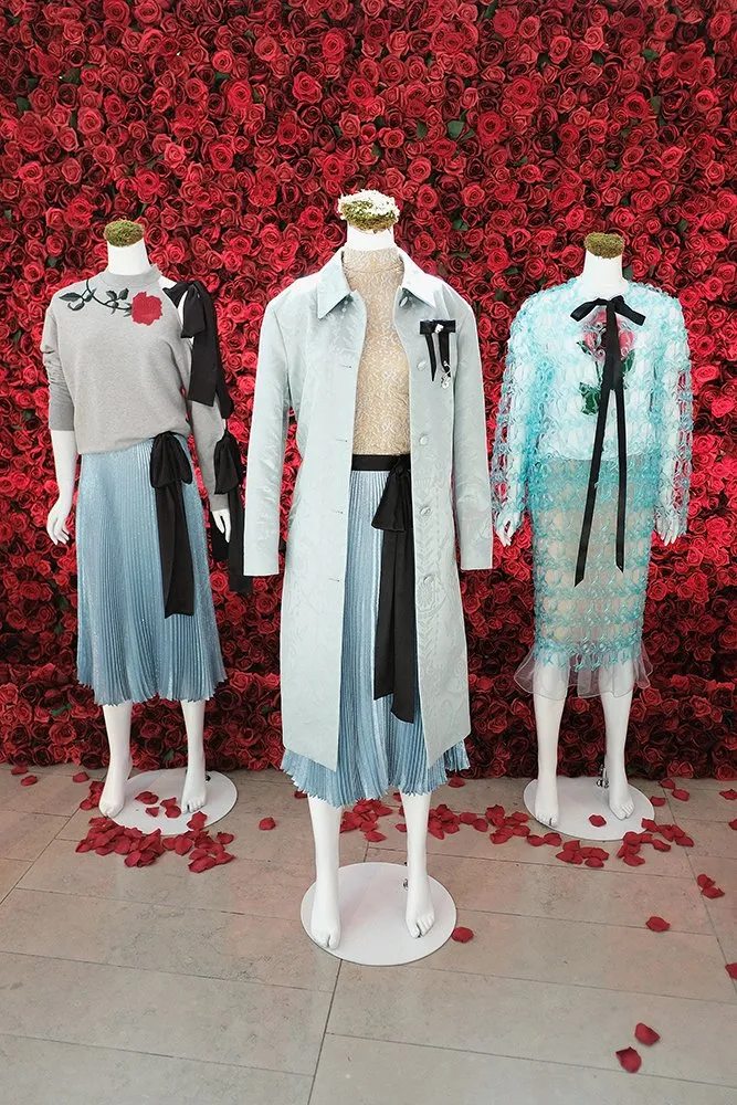 10 Inspirasi Fashion dari Film Beauty and the Beast. Dari Desainer Ternama Sampai Kamu Pun Bisa Tiru 21