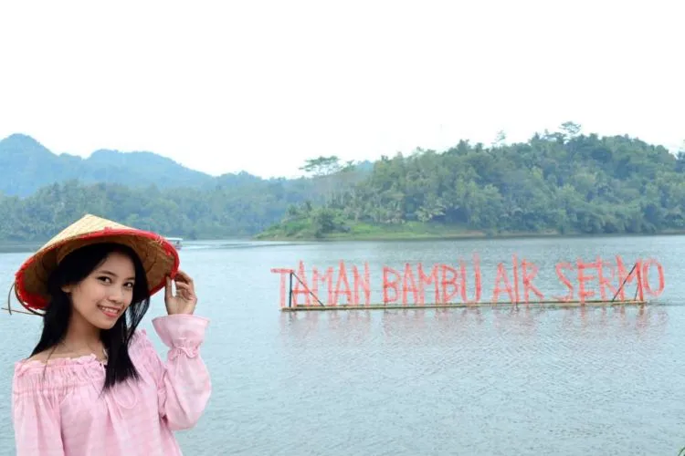 Destinasi Hits di Jogja, Taman Bambu Air Kulonprogo yang Panoramanya Juara. Ajaklah Pasanganmu ke Sana! 5