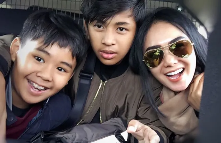 Niatnya Pengen Pamer Muka Tua, Foto Yuni Shara Ini Malah Kian Dipuji Awet Muda. Yah, Mau Gimana Lagi 7