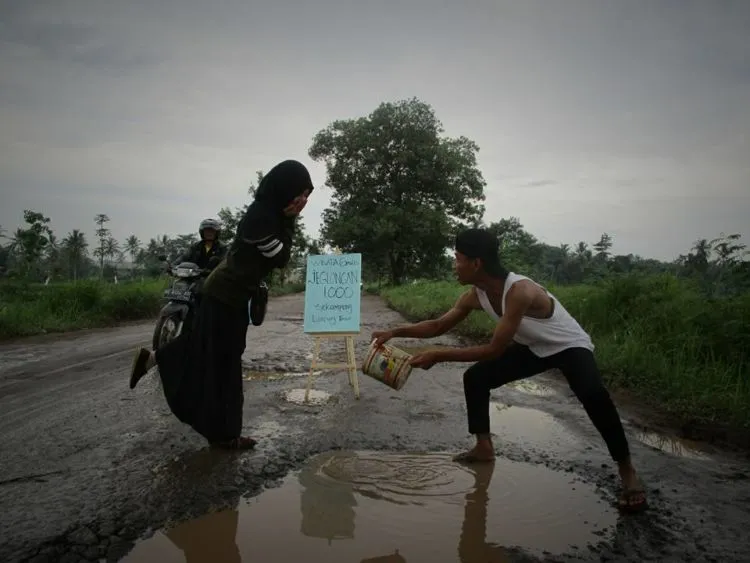 Wisata Jeglongan 1000, Protes Anak Muda Atas Kerusakan Jalan di Lampung Timur! Kreatif Banget Sih Mereka 16