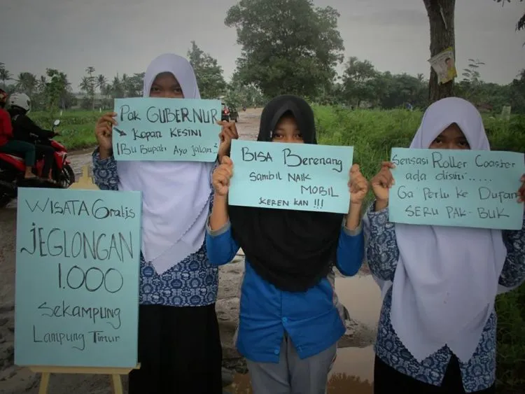 Wisata Jeglongan 1000, Protes Anak Muda Atas Kerusakan Jalan di Lampung Timur! Kreatif Banget Sih Mereka 13
