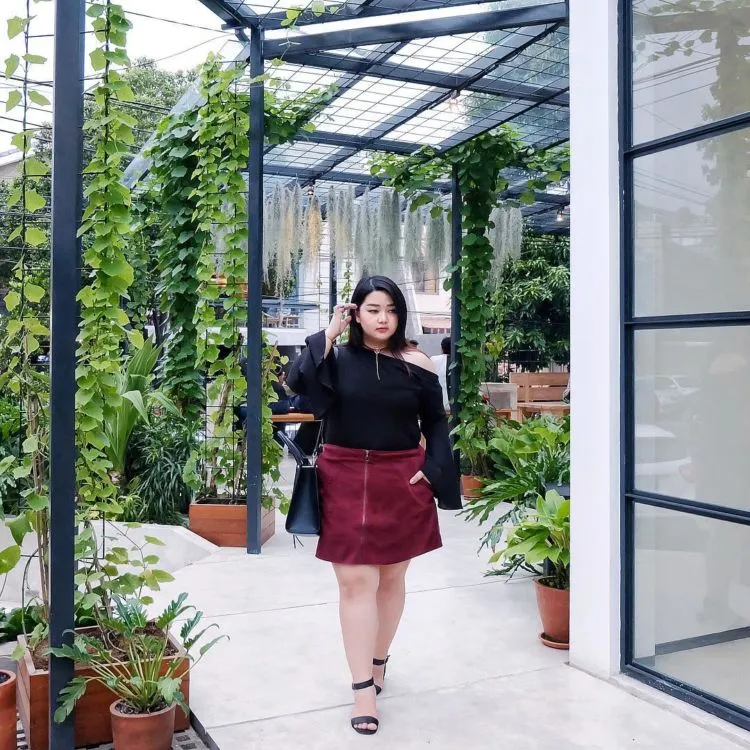 8 Cara Mengelabui Kamera Agar Terlihat Langsing. Biar Dietmu Nggak Gagal-gagal Amat Lah 16