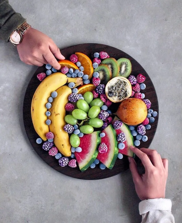 24 Ide Penyajian Buah yang Bikin Lapar Mata, Kamu Nggak Bakal Menolak untuk Menyantapnya 47