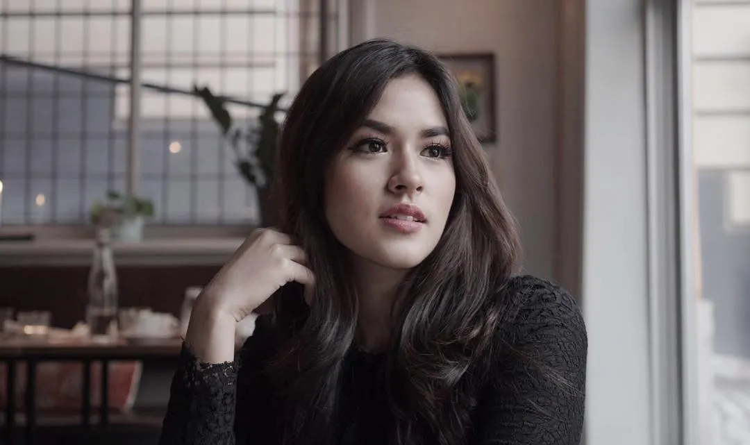 8 Cara Mengelabui Kamera Agar Terlihat Langsing. Biar Dietmu Nggak Gagal-gagal Amat Lah