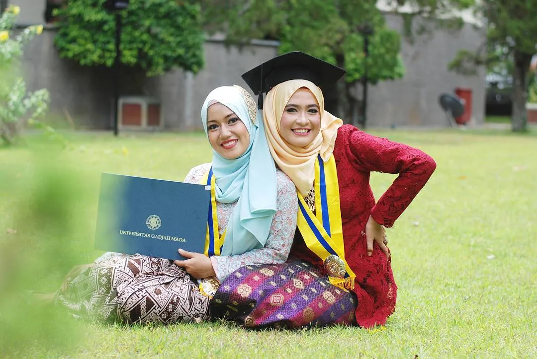 5 Refleksi Diri yang WAJIB Dilakukan Selepas Wisuda. Ingat, Masa Depanmu Nggak Butuh IPK Saja!