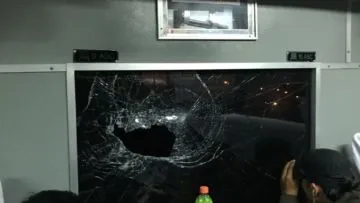 Ngeri! Sekelompok Orang Meneror Kereta Api Serayu. Beberapa Penumpang Terluka dan Histeris Ketakutan!