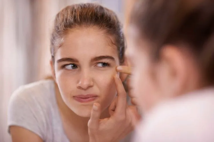10 Kegunaan Es Batu untuk Kecantikan, Hasilnya Menakjubkan Jika Rutin Digunakan 12