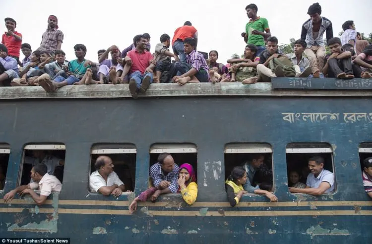 10 Potret Buruknya Kereta Api di Bangladesh yang Bikin Ngelus Dada. Dulu Indonesia Pernah Begini Juga! 15