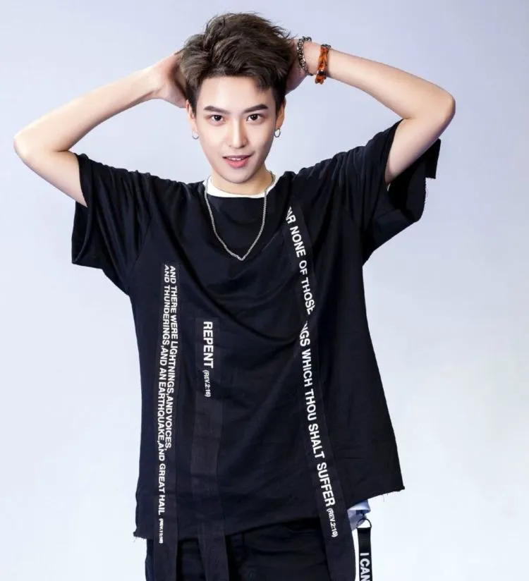 Boyband Paling Hot di Cina Ini Semua Membernya Cewek Tulen. Dunia Emang Sudah Kebalik-balik 11