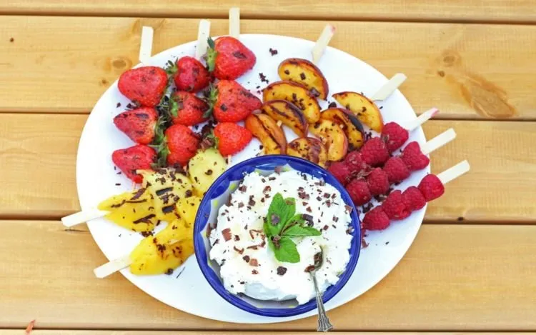 24 Ide Penyajian Buah yang Bikin Lapar Mata, Kamu Nggak Bakal Menolak untuk Menyantapnya 35