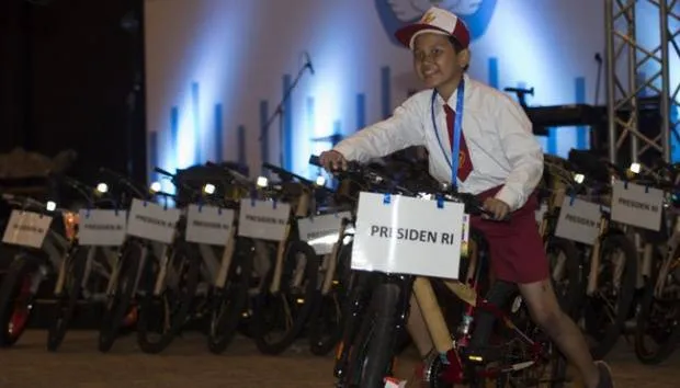 Jawab Soal Ini Yuk Biar Bisa Dapat Sepeda dari Jokowi Juga, Awas, Jangan Ulang Tragedi ‘Tongkol’! 4