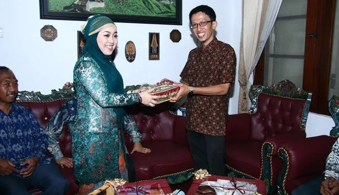 Kalau Tak Kunjung Ada Kepastian, Kamu Lamar Duluan Aja Cowokmu! Bukan Malah Nikah Sama Cowok Lain 8