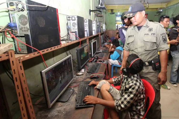 Diduga Jajanannya Dicampur Narkoba, Anak SD di Surabaya Sampai Teler. Harus Waspada Nih 5
