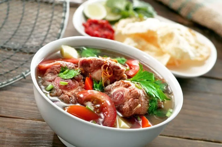 Selain Ceweknya, Ini 7 Makanan Indonesia yang Nggak Pernah Gagal Bikin Bule Jatuh Hati Selamanya 12