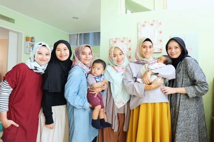 7 Aturan Wajib Saat Menengok Bayi. Jangan Asal Sentuh-sentuh Tapi Lupa Cuci Tangan Dulu, Ih Jijik! 11
