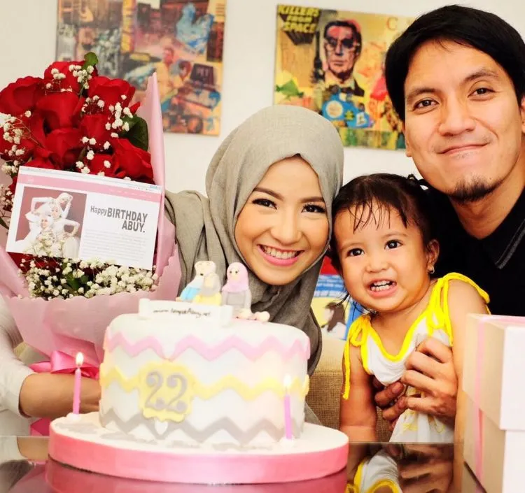 Pasangan Seleb Muda Ini Sudah Lama Menikah Tapi Tetap Harmonis, Nggak Asal Minta Cerai 13