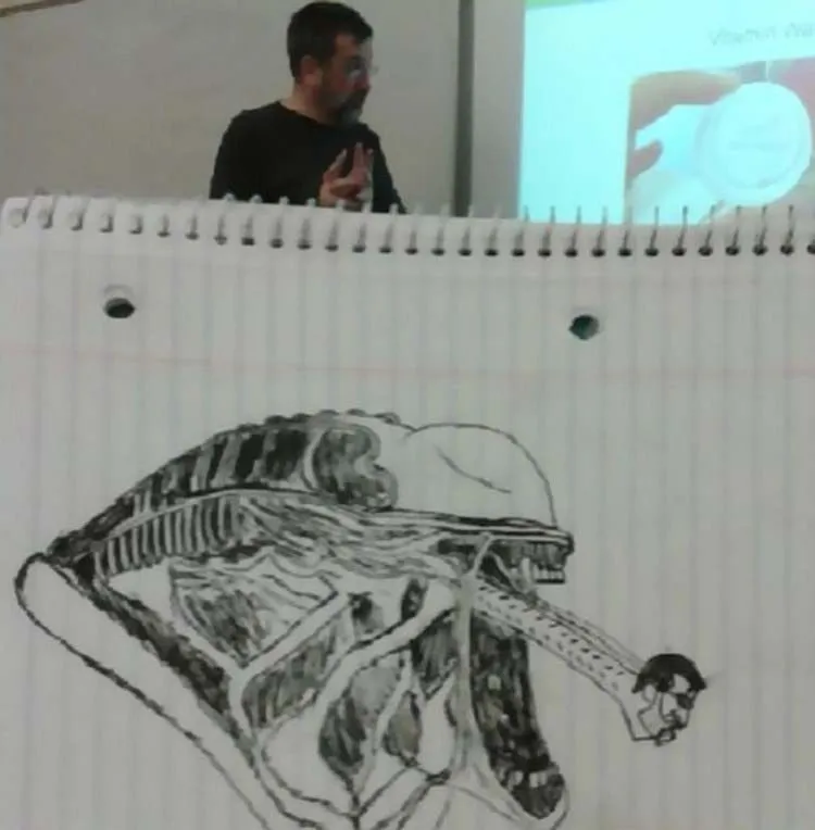 Bosan di Kelas, Mahasiswa Ini Malah Rajin Bikin Karikatur Absurd Dosennya Selama Satu Semester 14