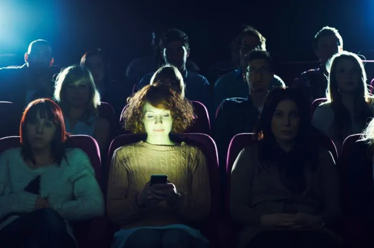 7 Rahasia Menjadi Penonton Film Masa Kini yang Cerdas, Jangan Cuma Hobi Pamer Foto Tiket Doang 10