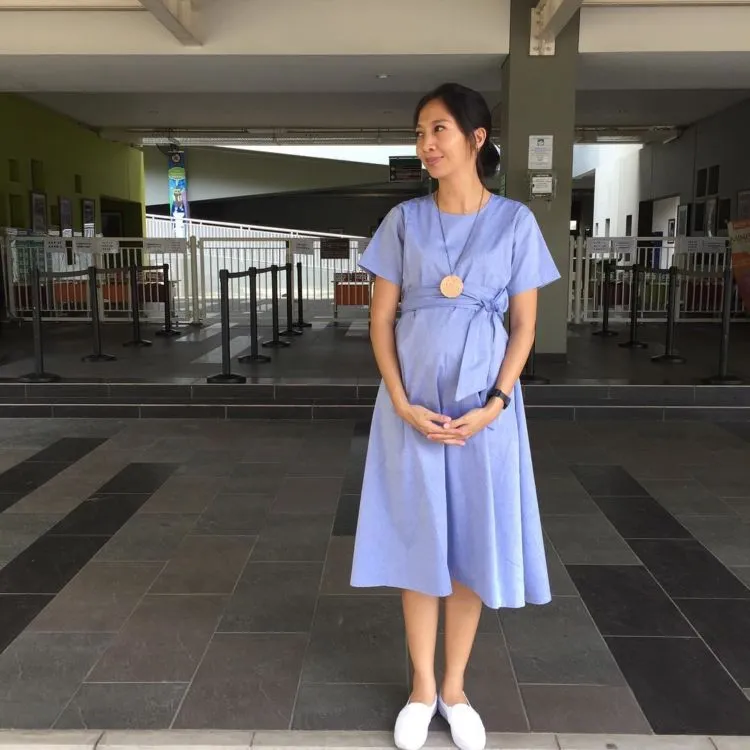 Lihat 12 Style Calon Mama Muda ini. Meski Hamil Tapi Tetap Kece dan Bikin Gemas Sendiri! 24