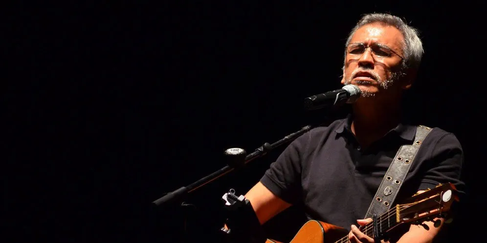 10 Lagu Milik Sang Legenda Ini Sukses Menggetarkan Hati Seisi Bumi Ibu Pertiwi