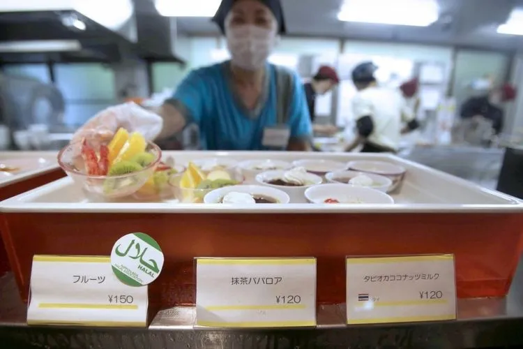Orang Indonesia Mungkin Tak Sadar, Tapi Makanan Halal Sedang Jadi Tren Global Lho. Ini Nih Ceritanya 7