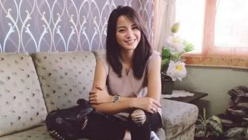 Jarang Pamer Suami di Media Sosialnya, Rumah Tangga 7 Seleb Cantik Ini Ternyata Tetap Bahagia Aja