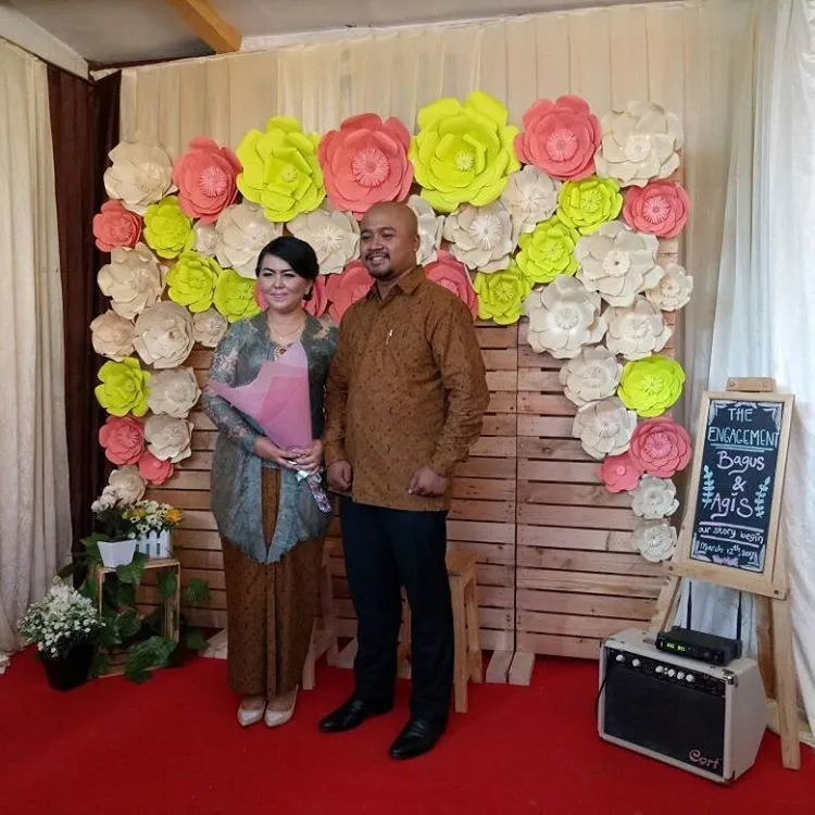 9 Ide Dekorasi Photobooth Unik dan Lucu untuk Prosesi Lamaran. Agar Selalu Terkenang dan Mengesankan 16